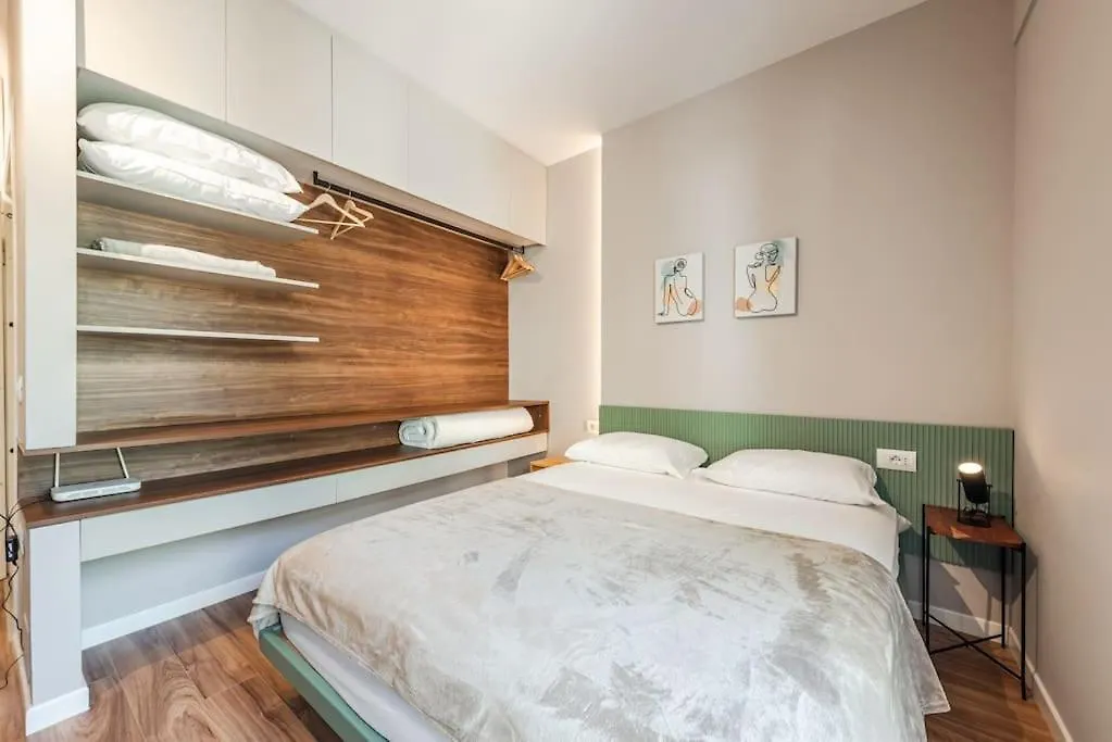 Luxury Seaview Apartment Vlore