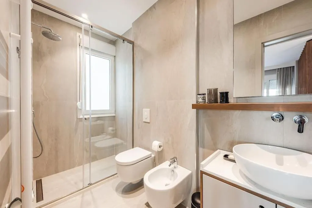 Luxury Seaview Apartment Vlore